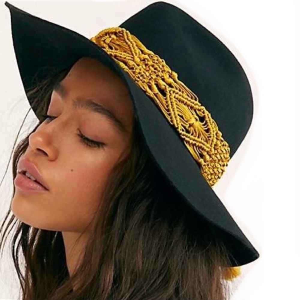 FREE PEOPLE Ale By Alessandra Calais Macrame Black Wide Brim 70’s Floppy Hat